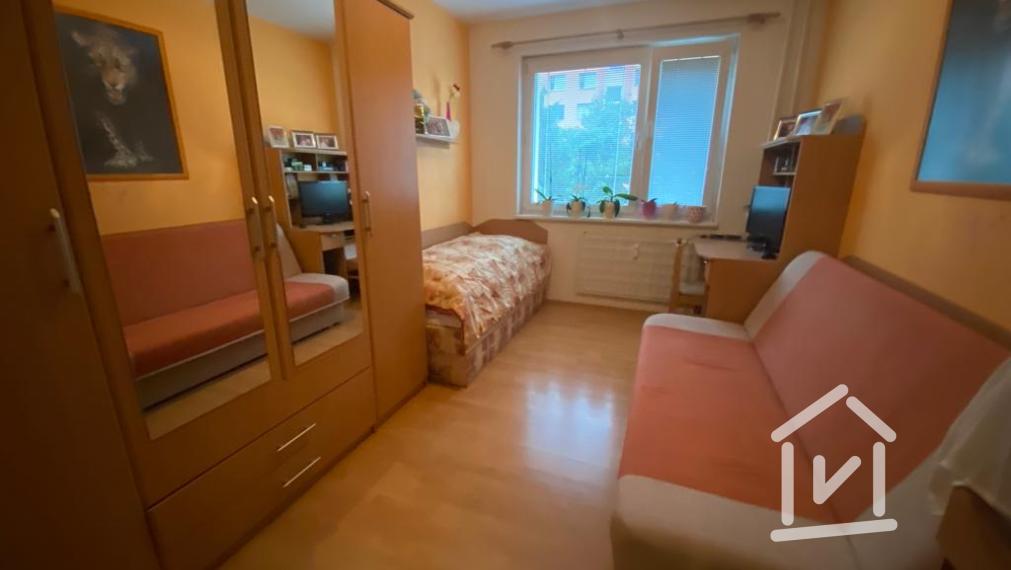 Predané: Priestranný 3-izbový byt, Necpaly, Prievidza