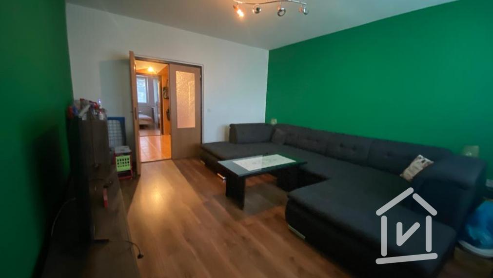 Predané: Priestranný 3-izbový byt, Necpaly, Prievidza