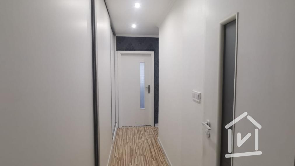 PREDANÉ - Moderný zrekonštruovaný 3-izbový byt, Handlová, 76 m2