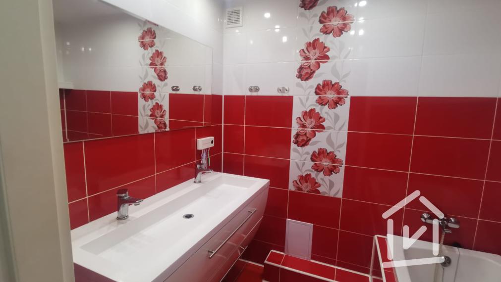 PREDANÉ - Moderný zrekonštruovaný 3-izbový byt, Handlová, 76 m2