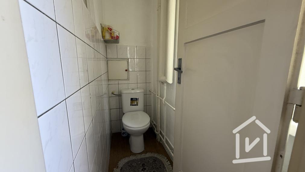 PREDANÉ: 2 - izbový byt v lukratívnej lokalite na Starom sídlisku v Prievidzi