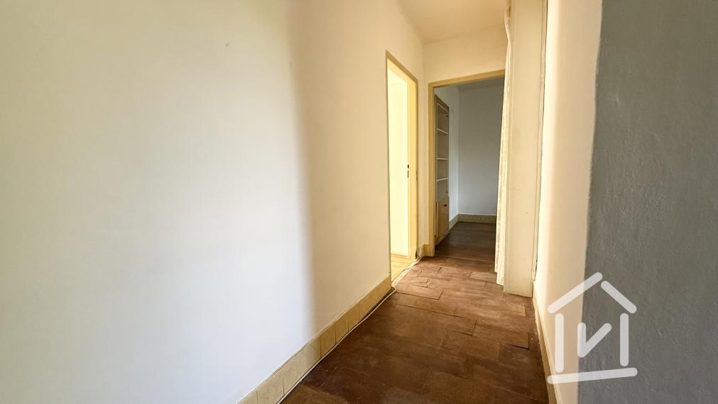 PREDANÉ: 2 - izbový byt v lukratívnej lokalite na Starom sídlisku v Prievidzi