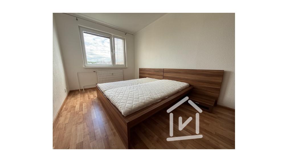 PRENAJATÉ 3-izbový zariadený byt, sídlisko Sever / Prievidza