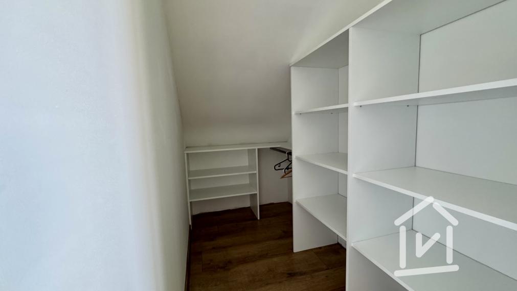 Veľký 4-izbový rodinný dom s bazénom, Krásno - Partizánske