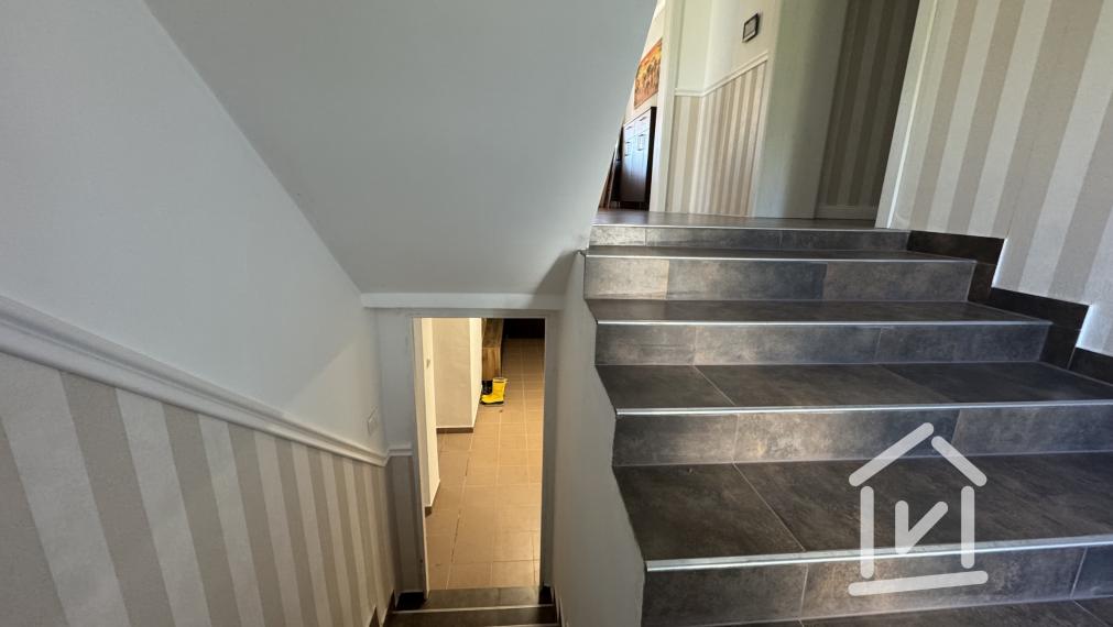 Veľký 4-izbový rodinný dom s bazénom, Krásno - Partizánske