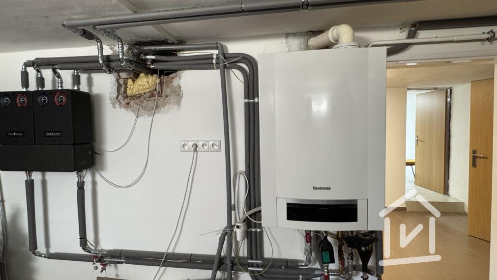 Veľký 4-izbový rodinný dom s bazénom, Krásno - Partizánske