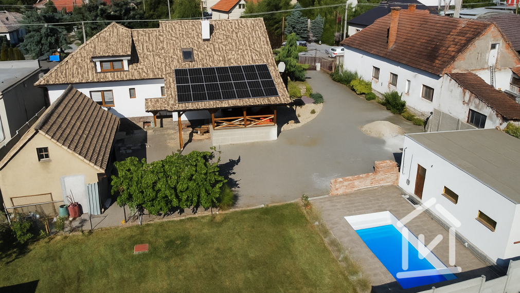 Veľký 4-izbový rodinný dom s bazénom, Krásno - Partizánske