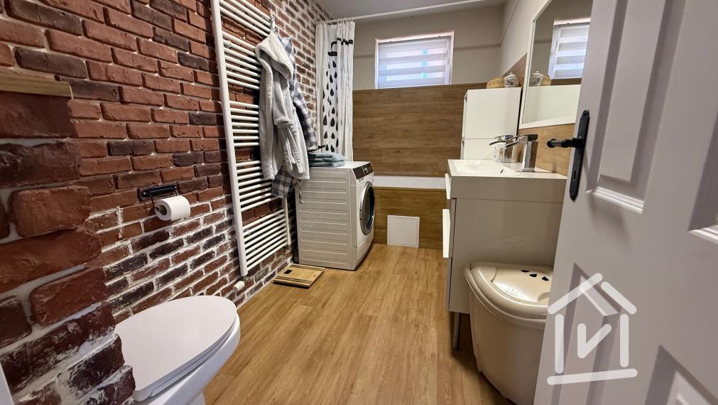 REZERVOVANÉ - Predaj 2 generačného domu s veľkým potenciálom