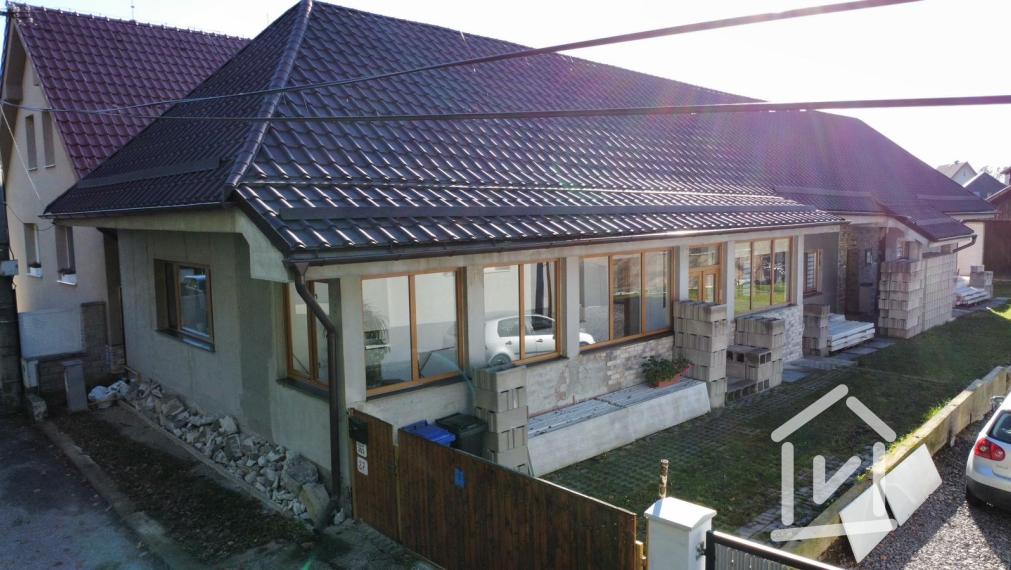 REZERVOVANÉ - Predaj 2 generačného domu s veľkým potenciálom