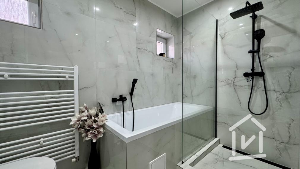 4 izbový rodinný dom s garážou v centre mesta, Partizánske