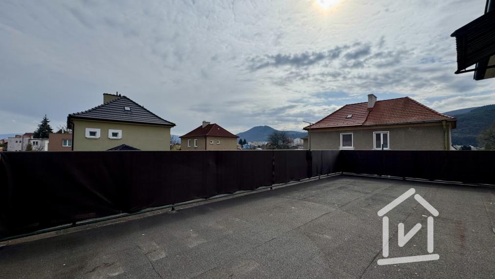 4 izbový rodinný dom s garážou v centre mesta, Partizánske