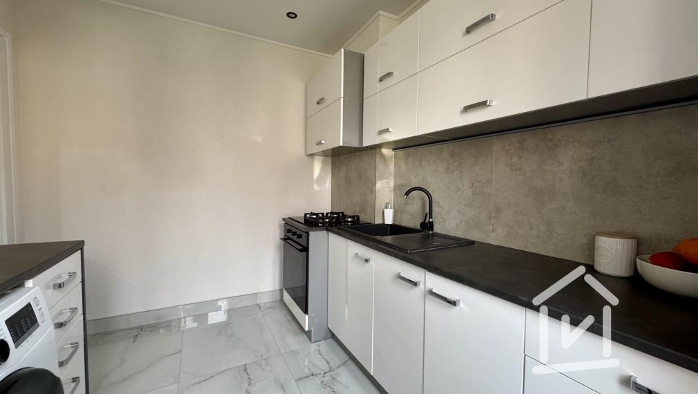 4 izbový rodinný dom s garážou v centre mesta, Partizánske