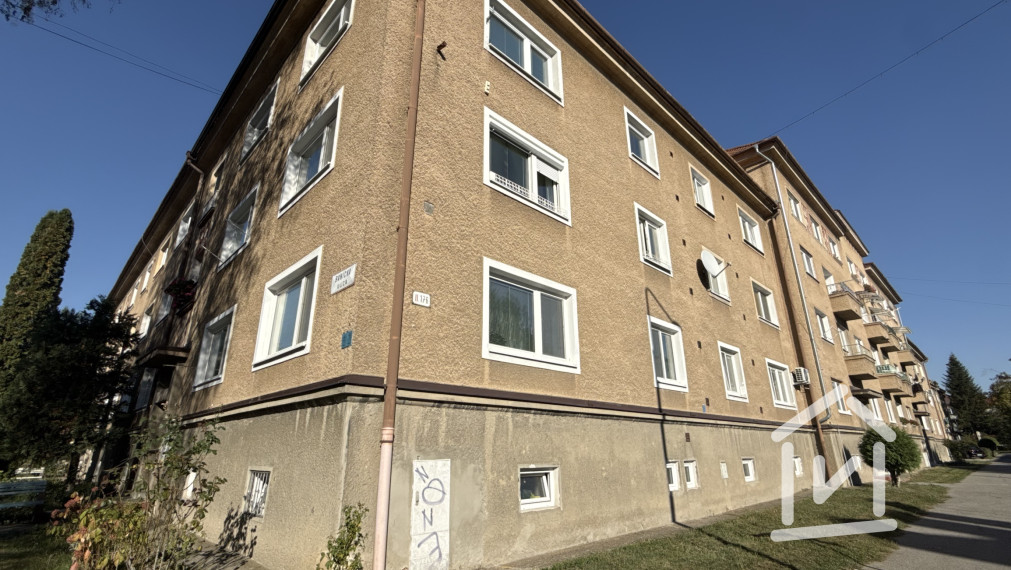 REZERVOVANÉ: 3-izbový kompletne zrekonštruovaný byt na Starom sídlisku v Prievidzi