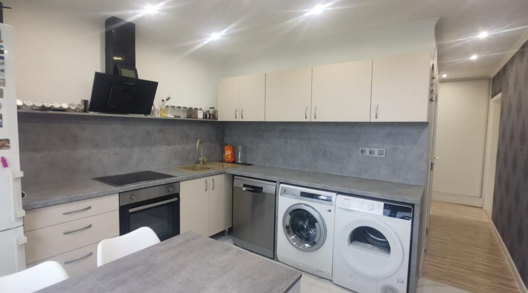 PREDANÉ - Moderný zrekonštruovaný 3-izbový byt, Handlová, 76 m2