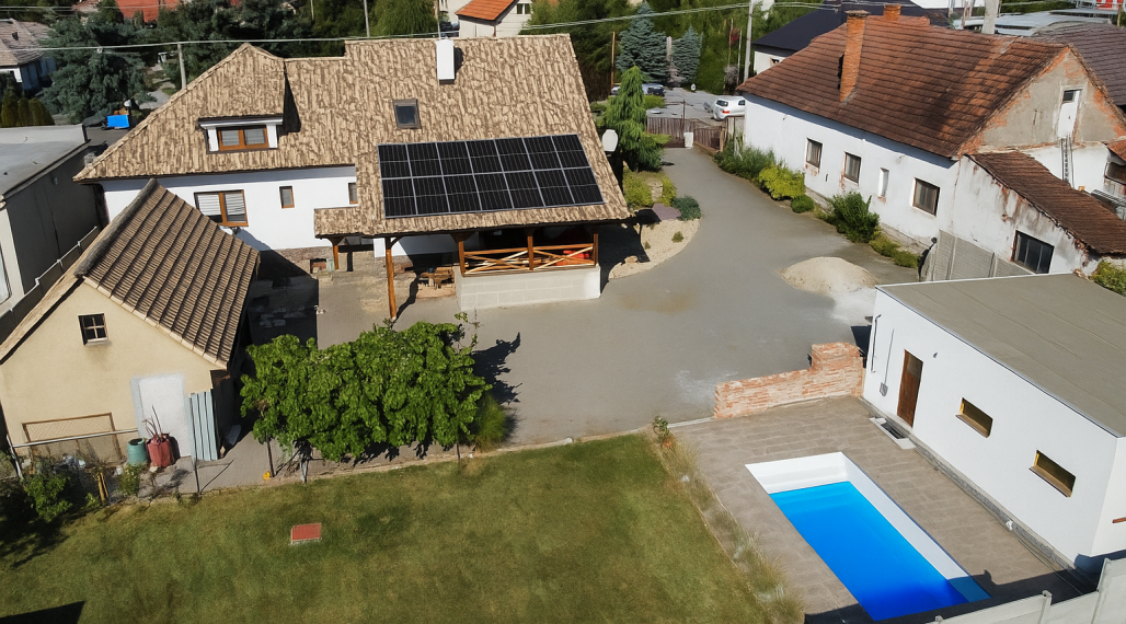 Veľký 4-izbový rodinný dom s bazénom, Krásno - Partizánske