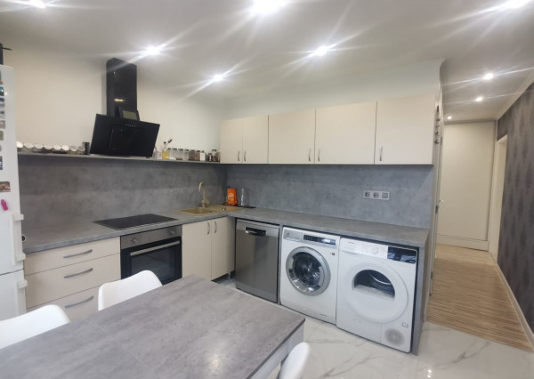 PREDANÉ - Moderný zrekonštruovaný 3-izbový byt, Handlová, 76 m2