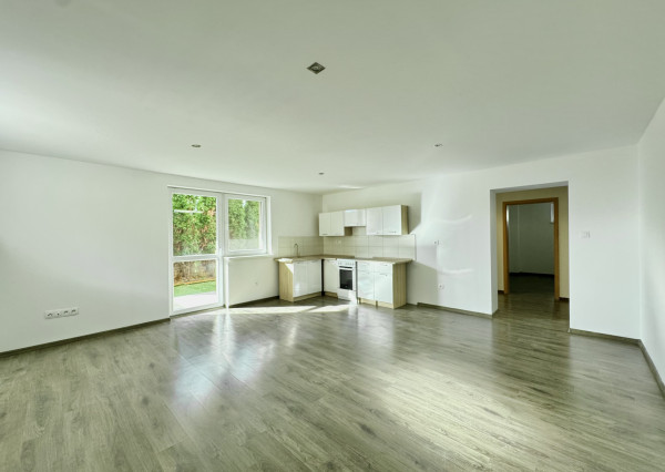 Predaj 4 izbový byt s veľkorysou terasou, obec Prašice