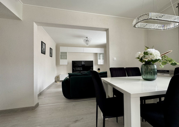 4 izbový rodinný dom s garážou v centre mesta, Partizánske